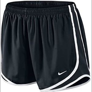 NIKE WOMENS TEMPO SHORTS